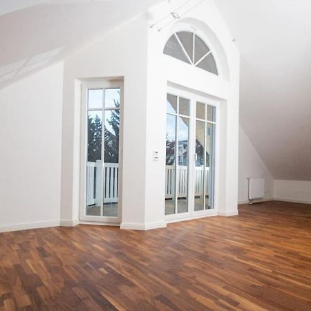 Phantastisches Haus Mit Pool Direkt In Muenchen Bagian luar foto