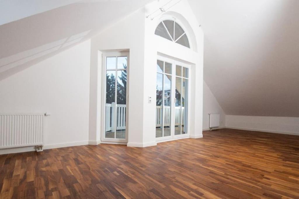 Phantastisches Haus Mit Pool Direkt In Muenchen Bagian luar foto